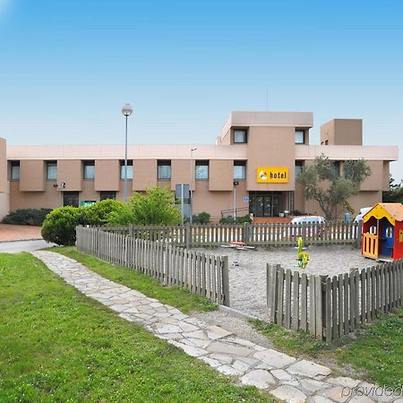 מלון לה חונקרה As Porta Catalana מראה חיצוני תמונה